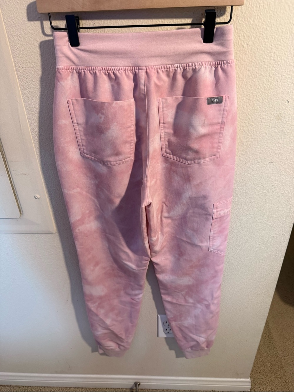 Figs Women’s Pink Tie Dye Zamora Jogger Scrub Pants XS - Picture 3 of 8